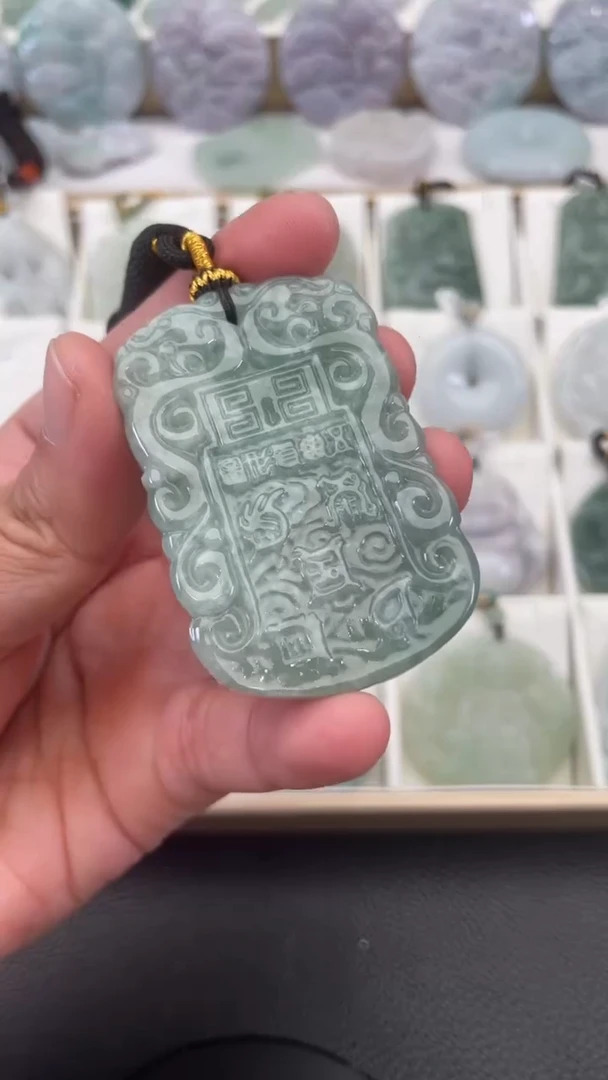 颈饰未镶嵌翡翠天然缅甸翡翠A货47