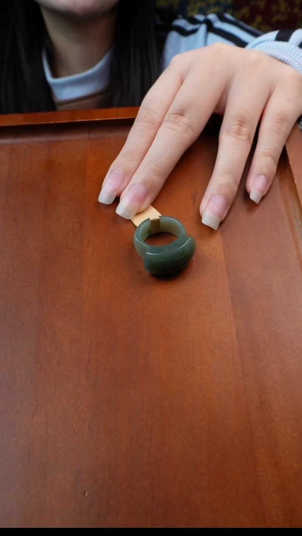 未镶嵌戒指和田玉时**转1-17.8