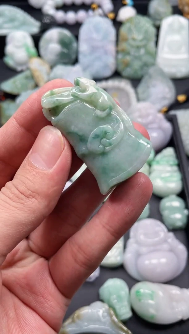 翡翠未镶嵌颈饰天然翡翠a货