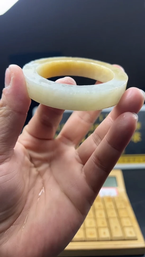 【闪购商品】定制翡翠定制未镶嵌手镯