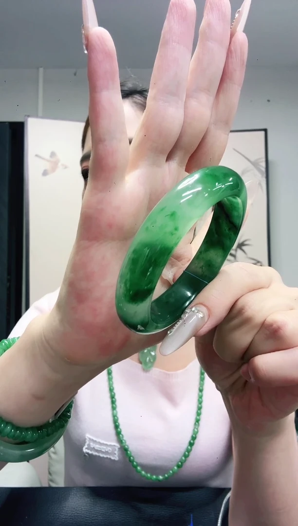 石英质玉（非洲翠）手镯未镶嵌/0343