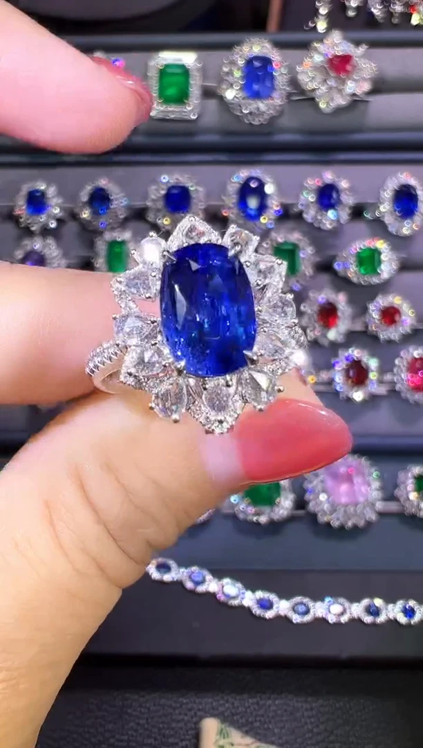 GUILD皇家蓝蓝宝石18K金镶嵌3.94ct