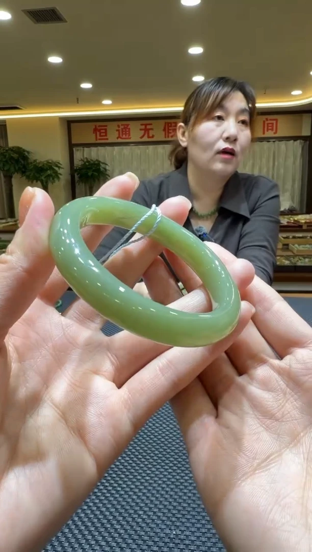 颈饰未镶嵌和田玉手镯55