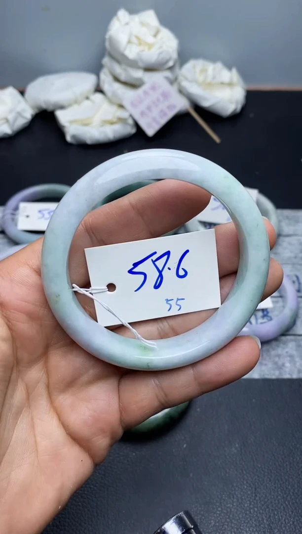 未镶嵌手镯翡翠55