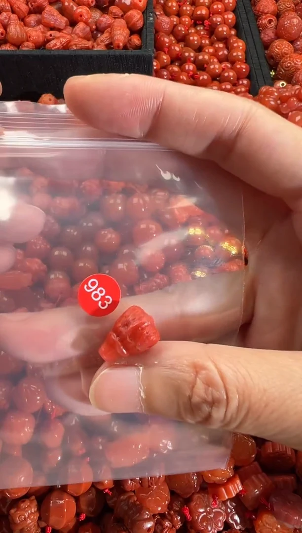【闪购商品】南红玛瑙颈饰未镶嵌1