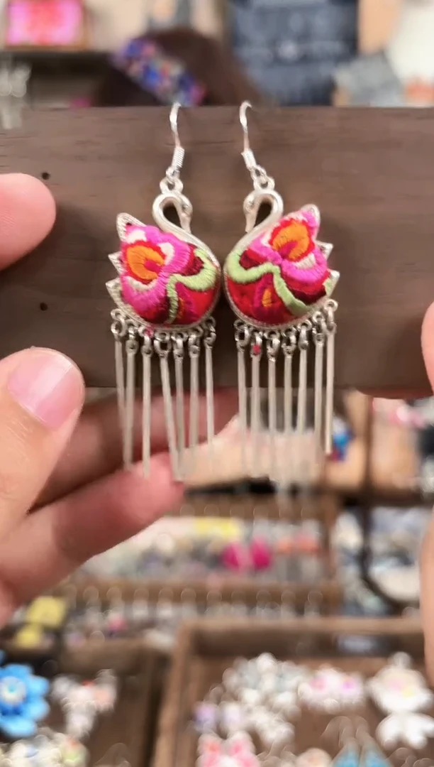 织绣民族风非遗老绣饰品198