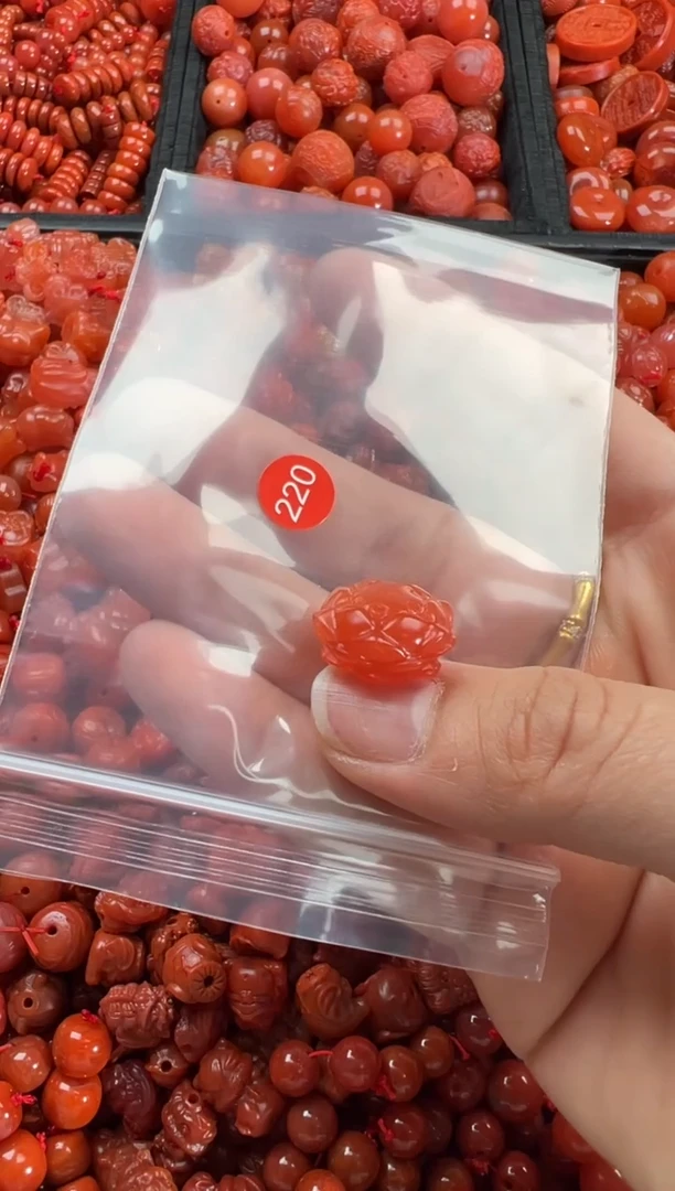 【闪购商品】南红玛瑙颈饰未镶嵌1