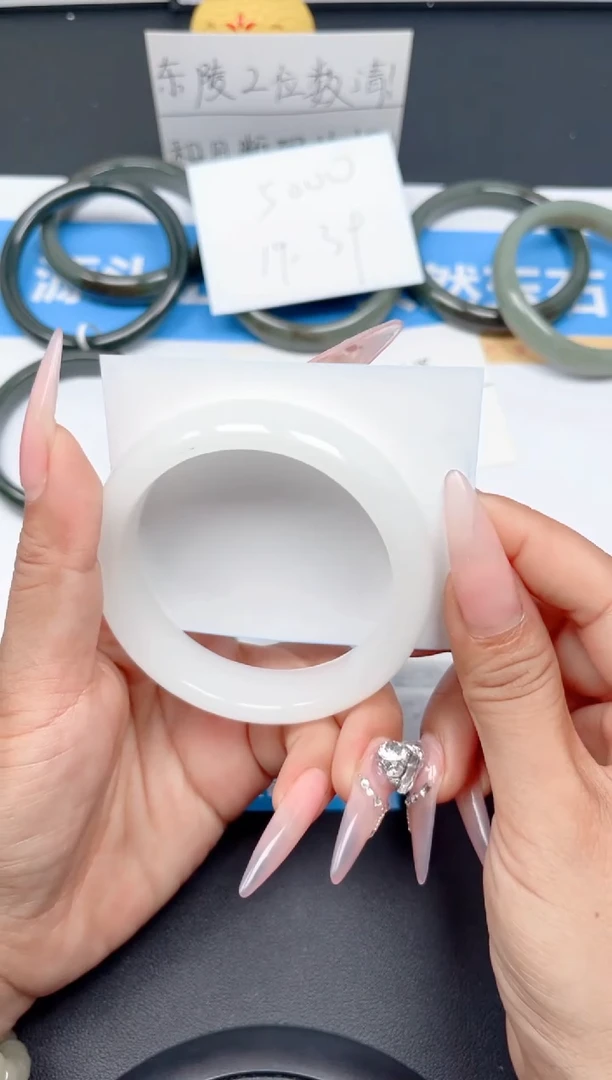 和田玉手镯未镶嵌42-宽胎白玉56