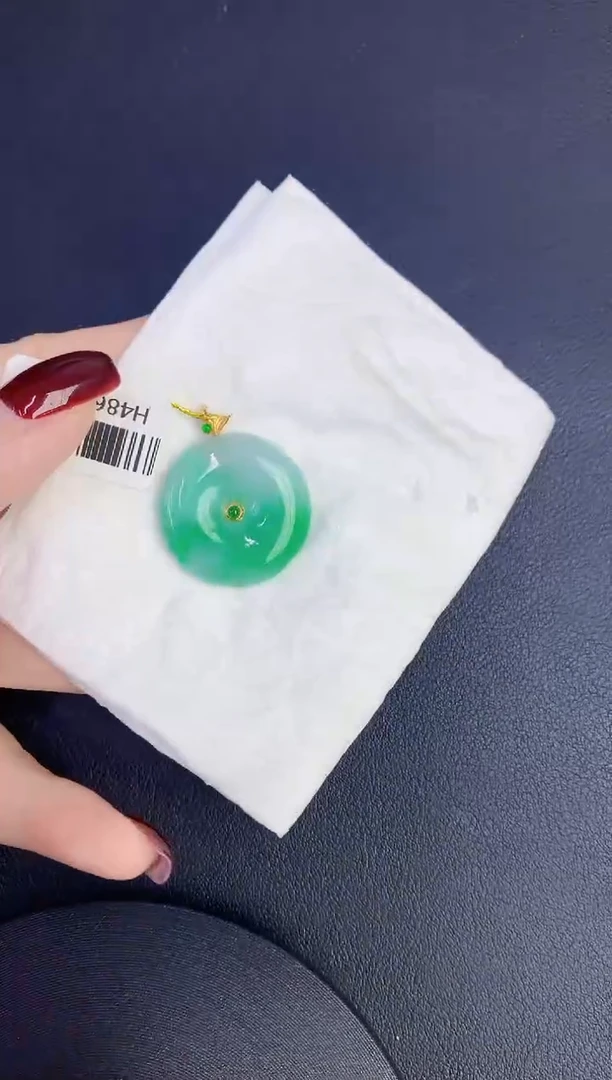 颈饰18K金镶嵌翡翠缅甸天然翡翠A货