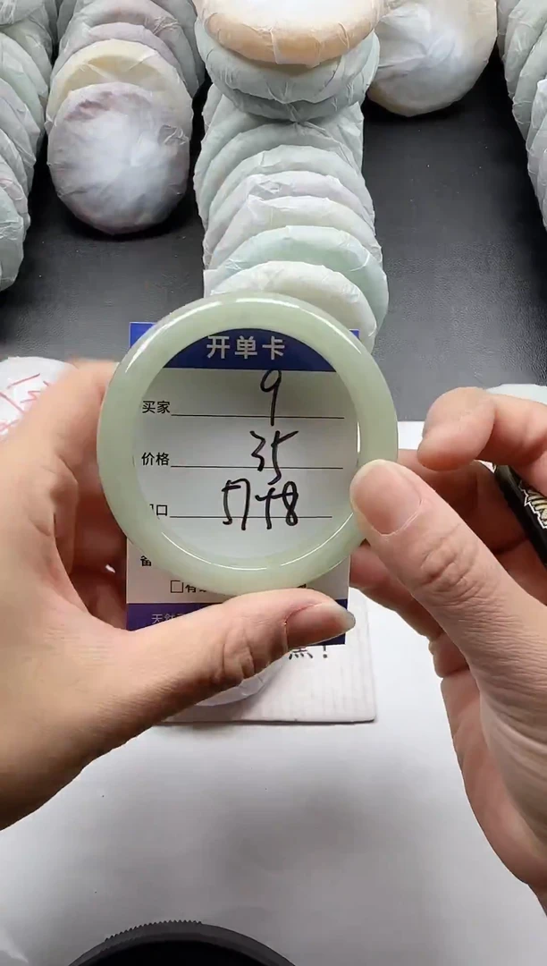 未镶嵌手镯石英质玉9