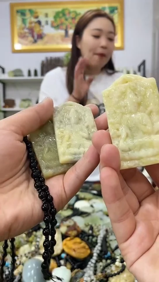 岫玉未镶嵌吊坠多样性发货发其中一件