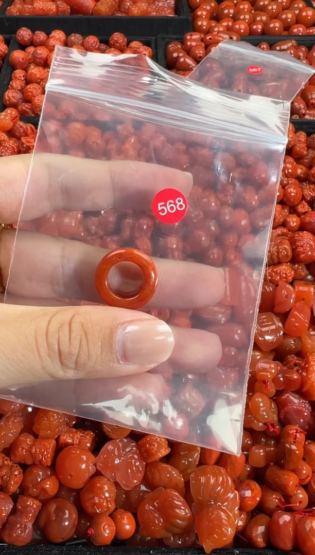 颈饰未镶嵌南红玛瑙1