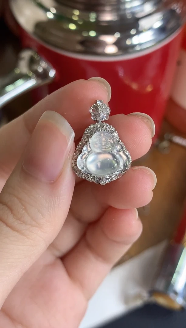 颈饰18K金镶嵌翡翠佛公