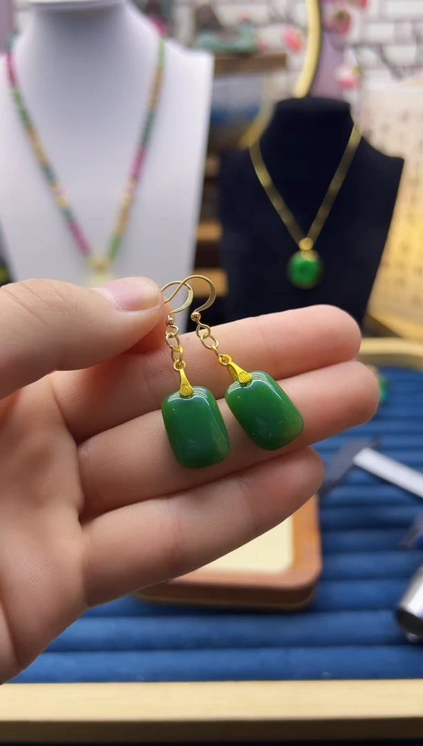 【闪购商品】和田玉耳饰14K金镶嵌E111