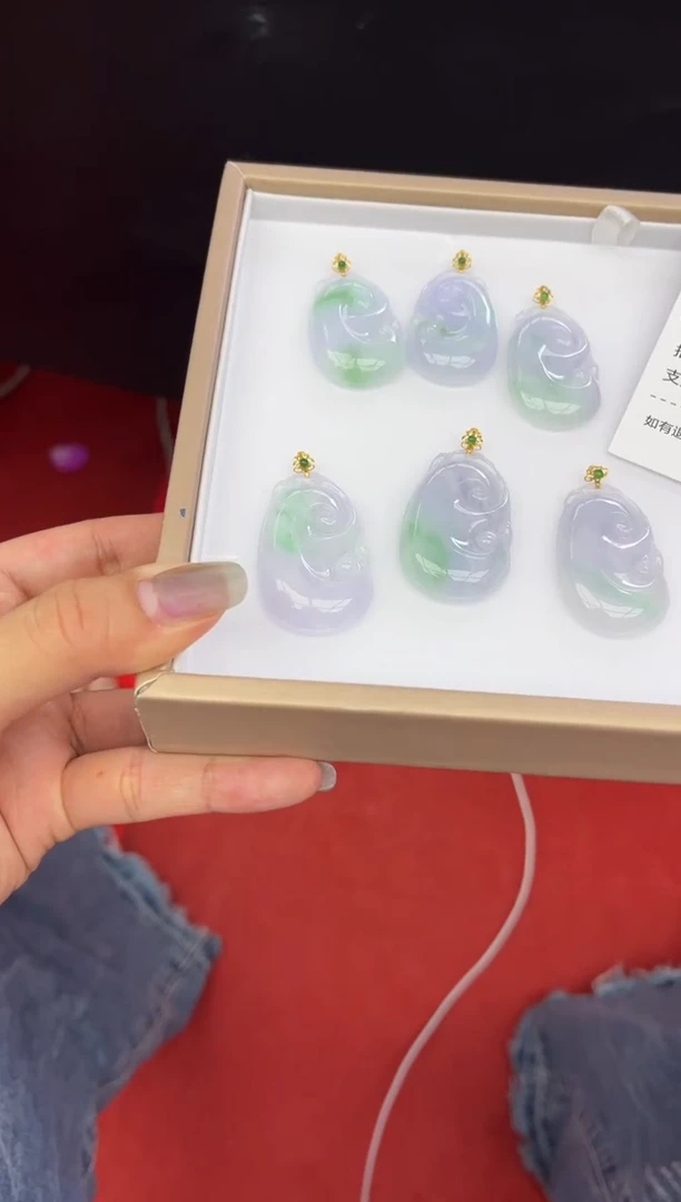 翡翠18K金镶嵌颈饰A325多样性发一件/配绳子