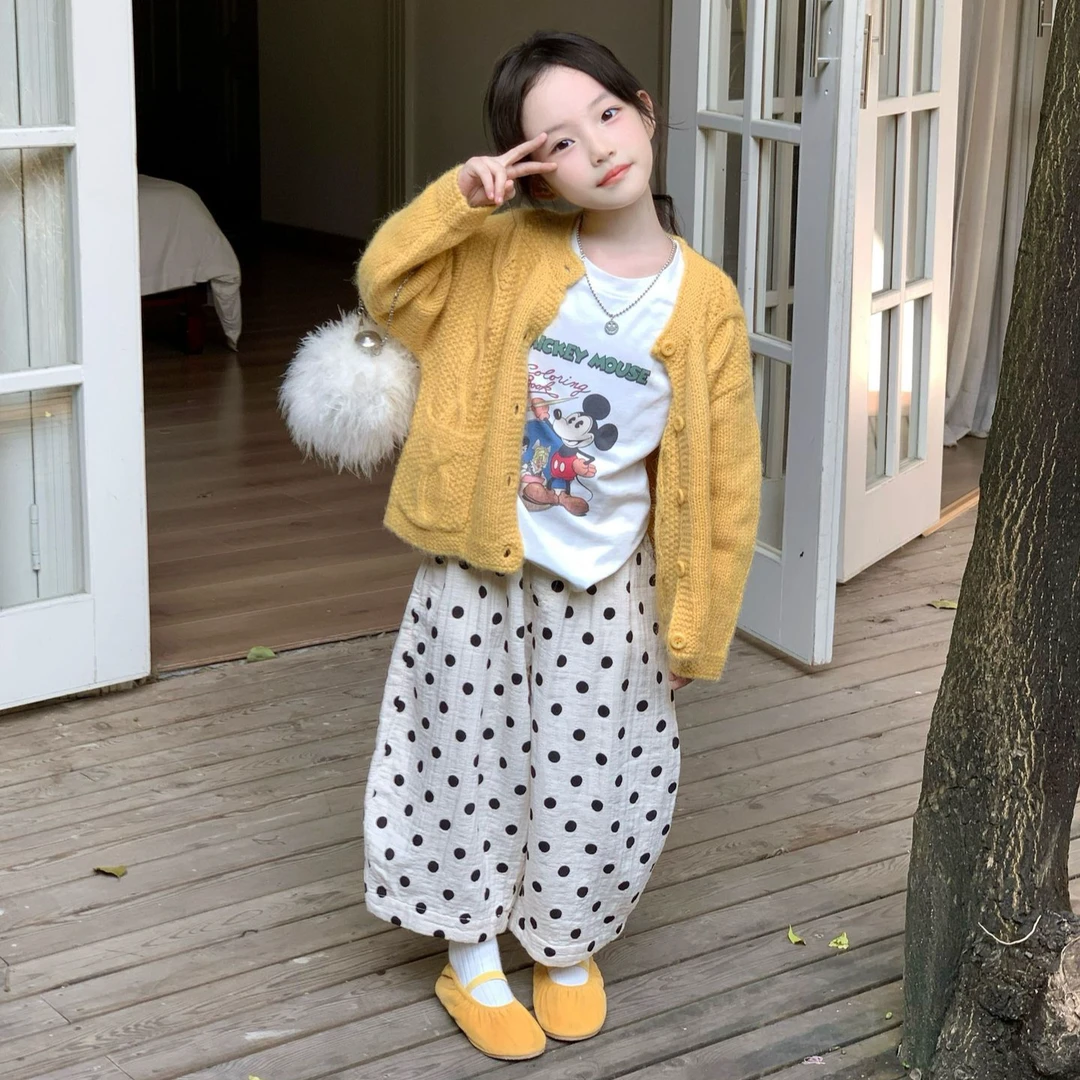 小思家女童2025秋季慵懒风韩版麻花毛衣开衫印花卡通T圆点裤套装