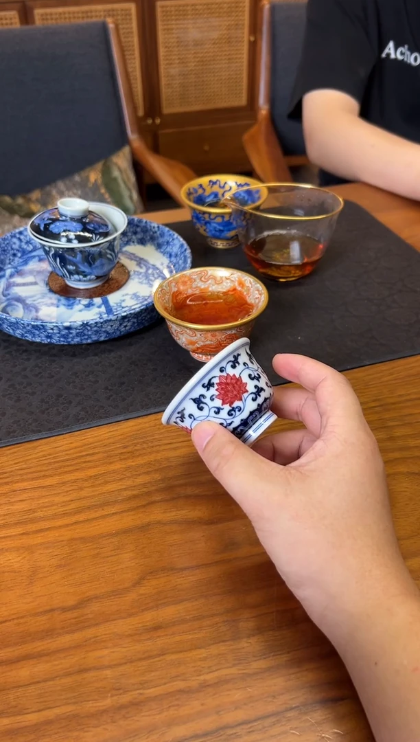 起*风（预售）荣器青花釉里红缠枝莲小压手杯