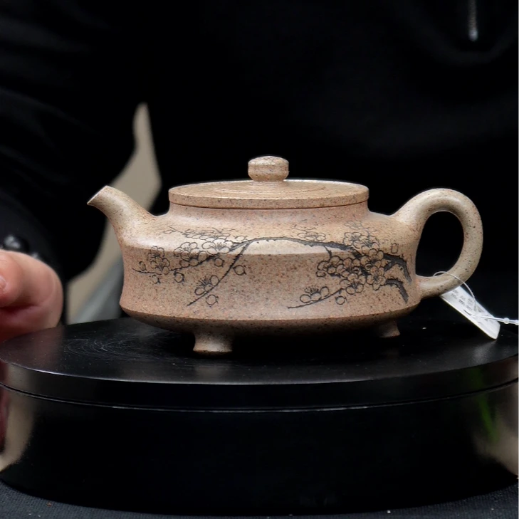 【一品紫砂甄选】刻绘芝麻段三足周盘手工紫砂壶