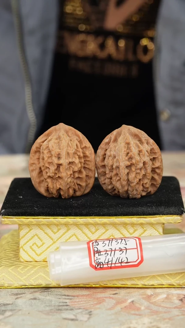 【闪购商品】文玩核桃把件盘龙虎头