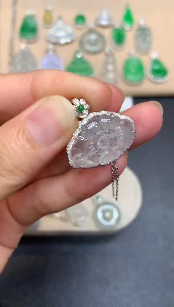 颈饰18K金镶嵌翡翠牡丹花【无服务费