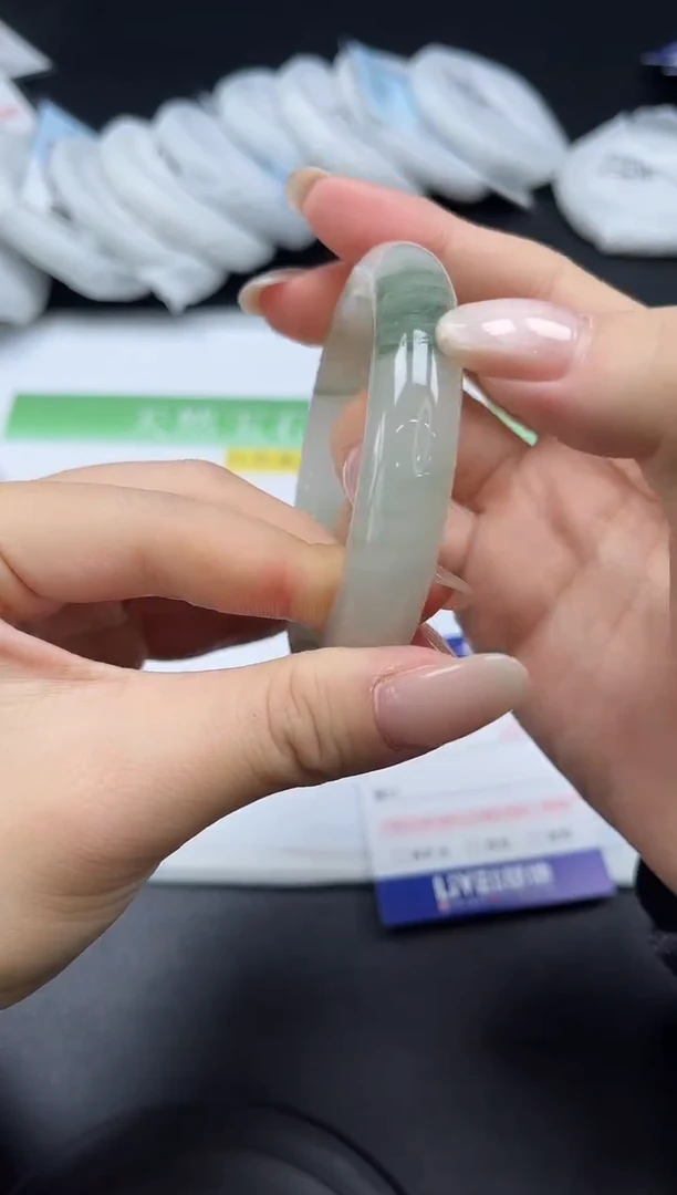 未镶嵌手镯石英质玉123-56