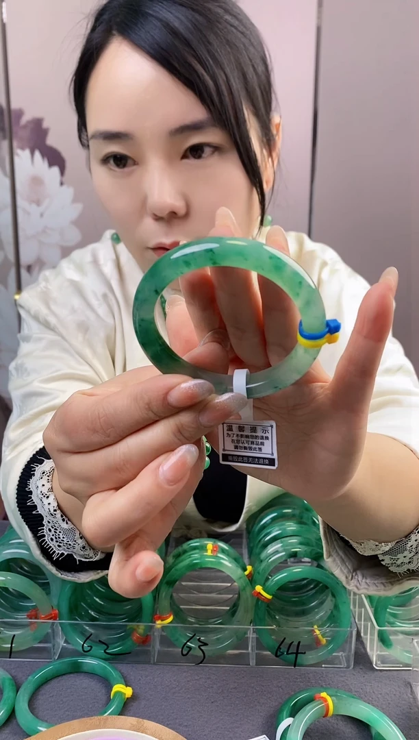 【闪购商品】石英质玉手镯未镶嵌24