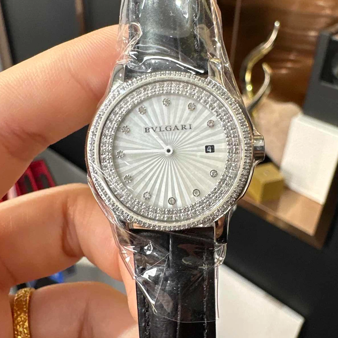 99新 BVLGARI/宝格丽 表展 宝格丽29MM女表/后钻/WHT025131