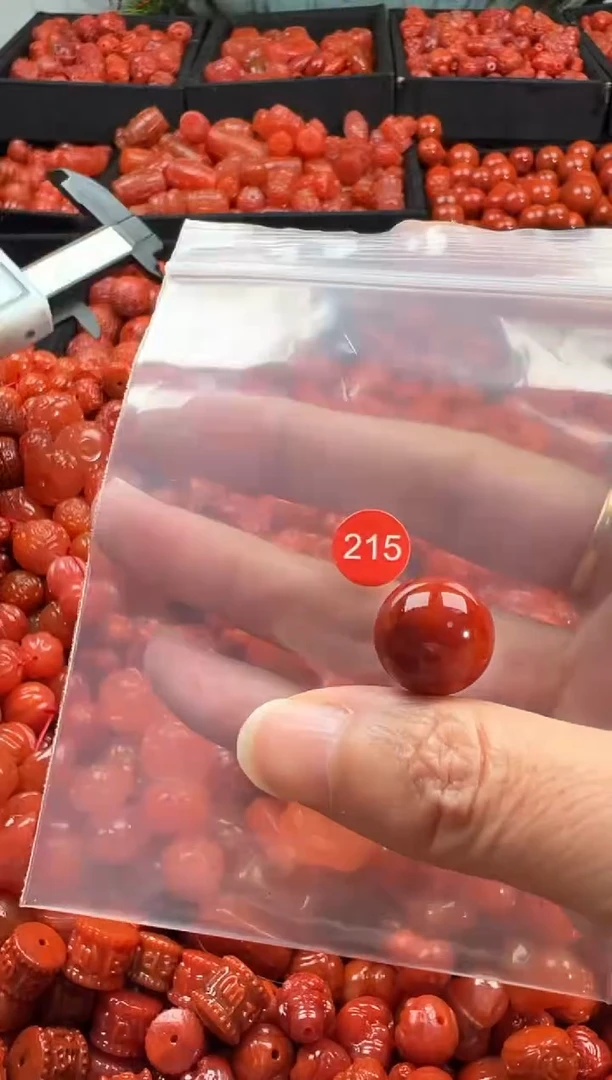 颈饰未镶嵌南红玛瑙1