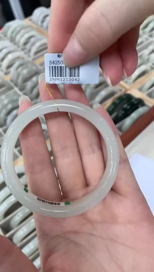 未镶嵌手镯和田玉55圈口 3042