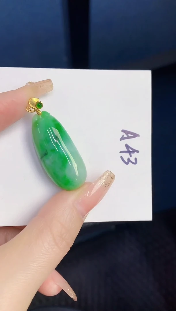颈饰未镶嵌翡翠缅甸天然翡翠A货