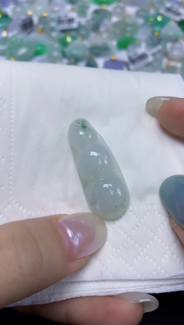 翡翠未镶嵌颈饰天然缅甸翡翠A货