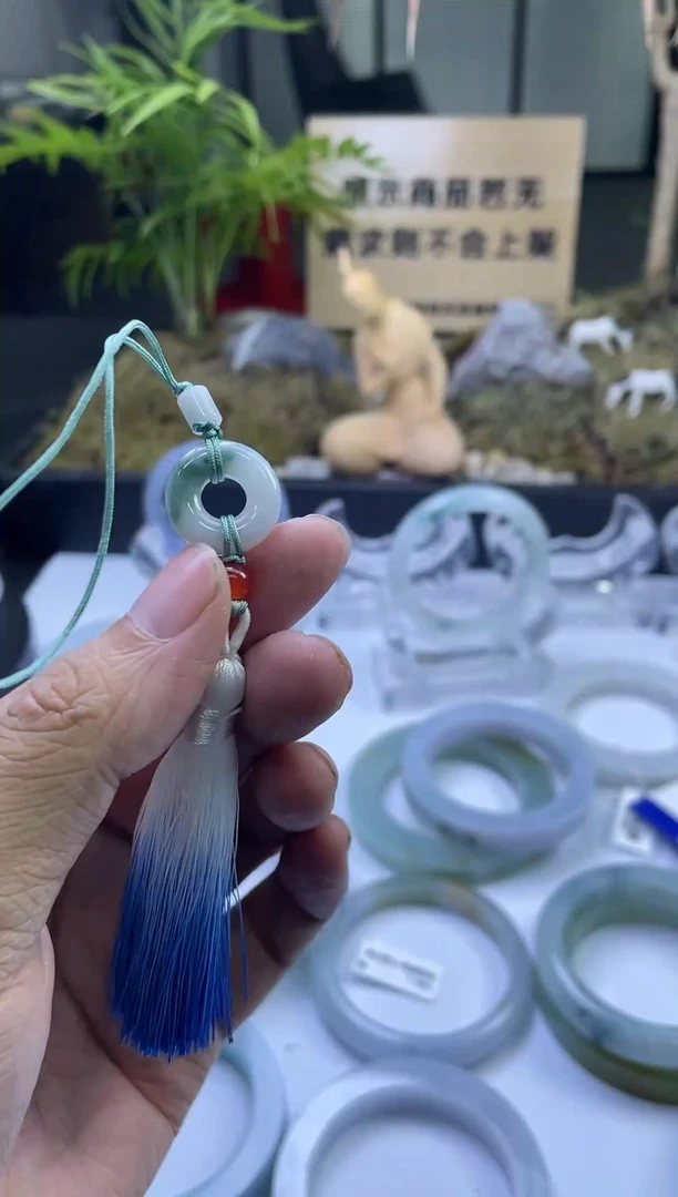 未镶嵌挂件翡翠车挂