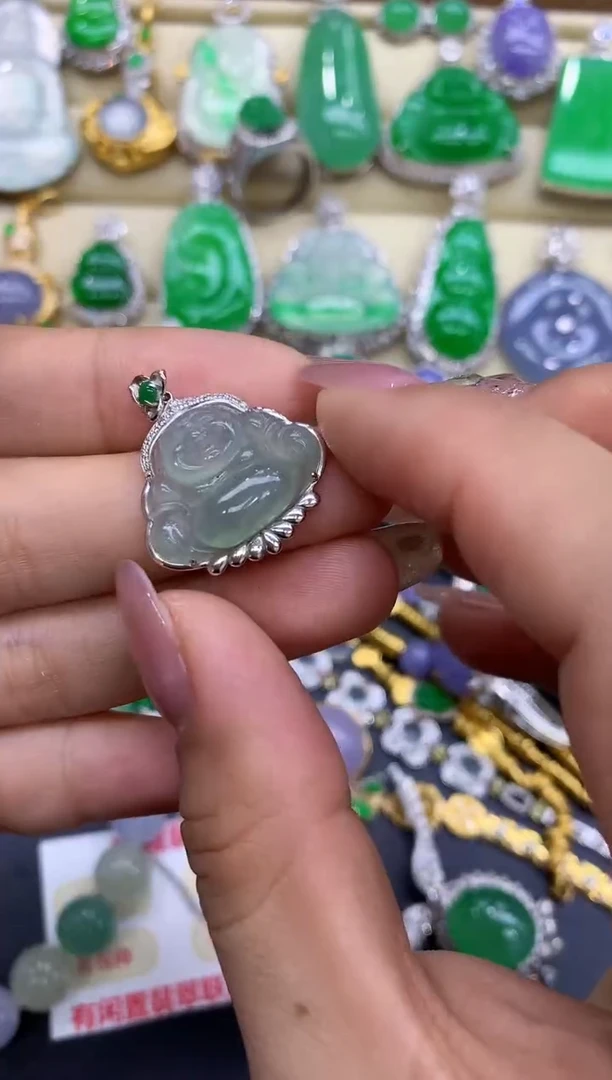 颈饰18K金镶嵌翡翠147-中国好珍宝