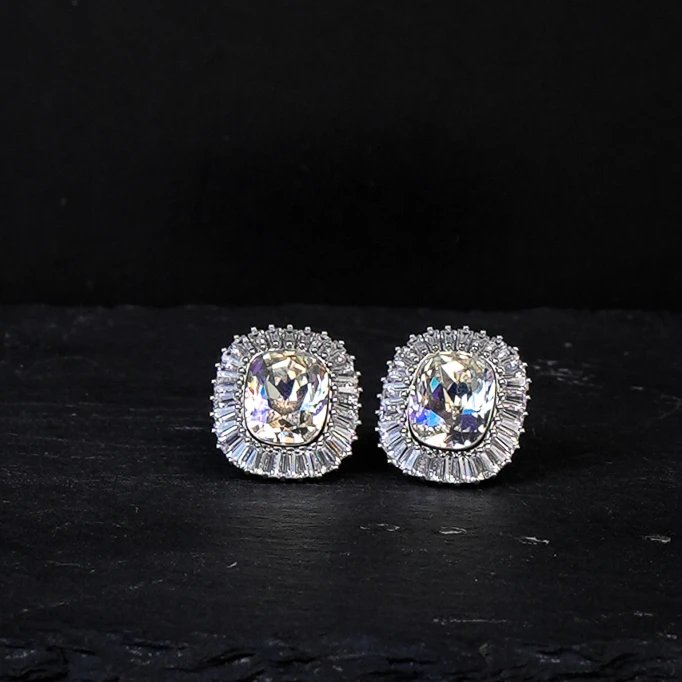 铜合金耳饰 方形镶嵌505直针耳钉爆闪轻奢气质