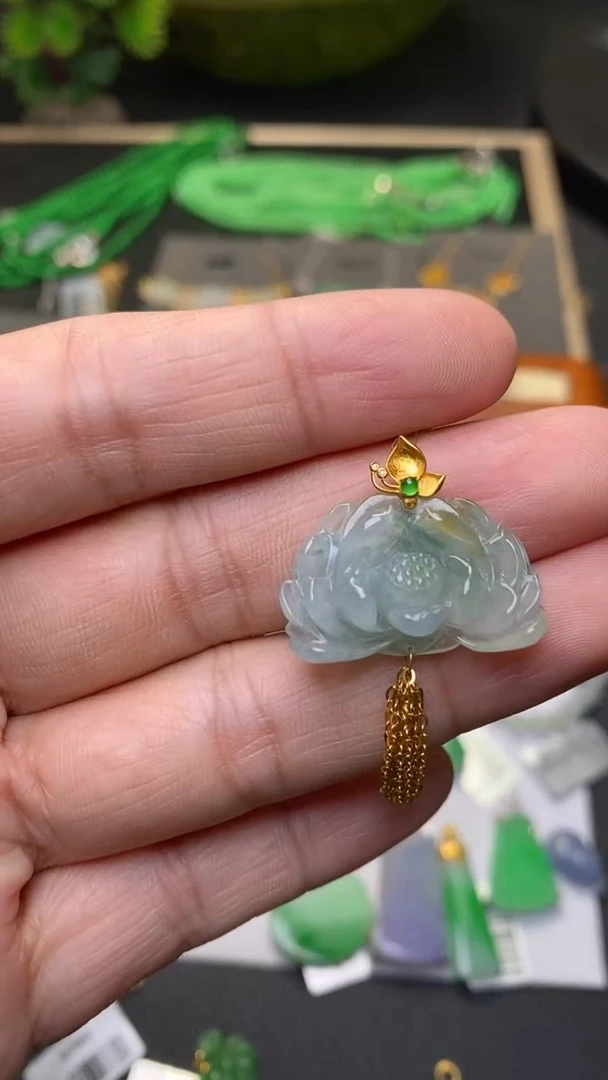 颈饰18K金镶嵌翡翠净货33269