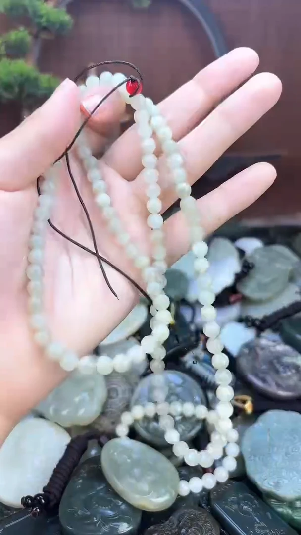 和田玉未镶嵌颈饰1