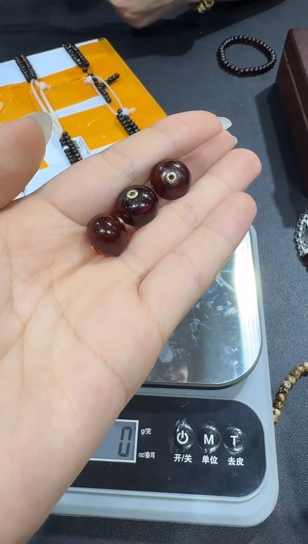 18K金镶嵌颈饰琥珀X0626-013-601多样性一件