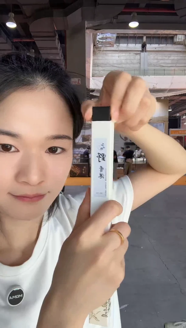 野·香港沉香线香7克（大漆管+白色盒子)