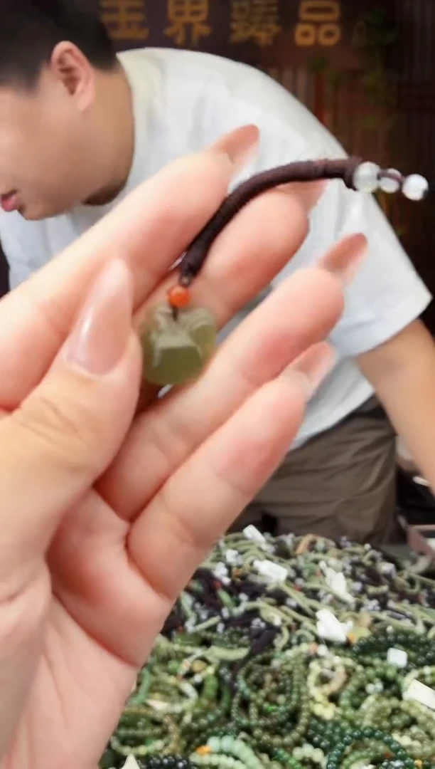 和田玉未镶嵌颈饰拍一发一