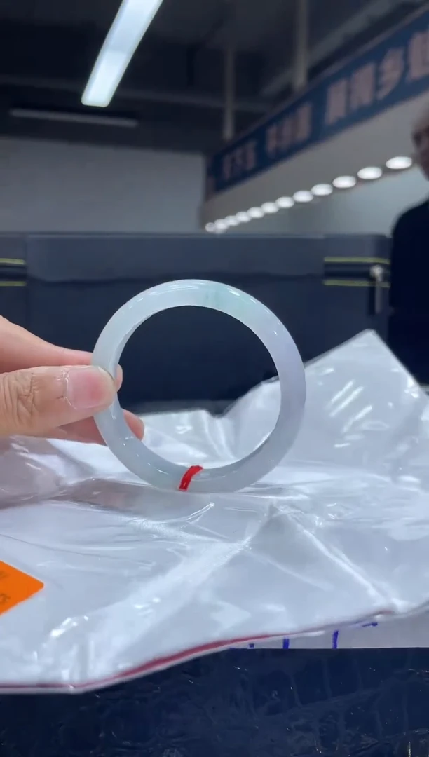 未镶嵌手镯翡翠18