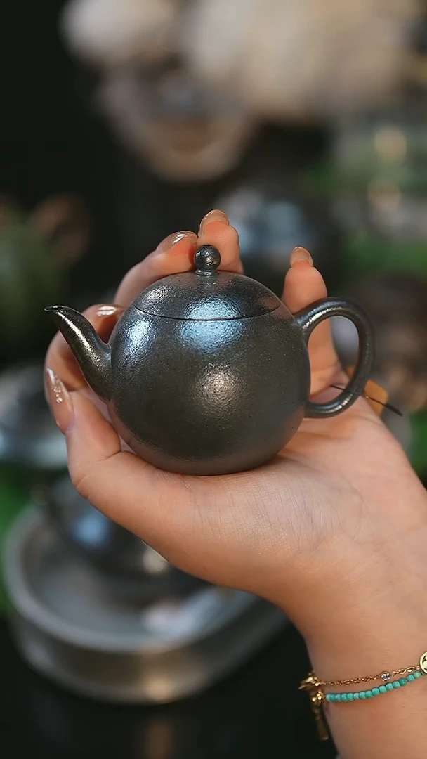 柴烧鹅蛋 老朱泥 120cc柴烧鹅蛋 老朱泥 120cc