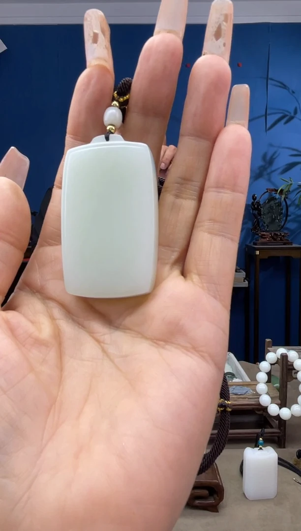 和田玉未镶嵌颈饰1