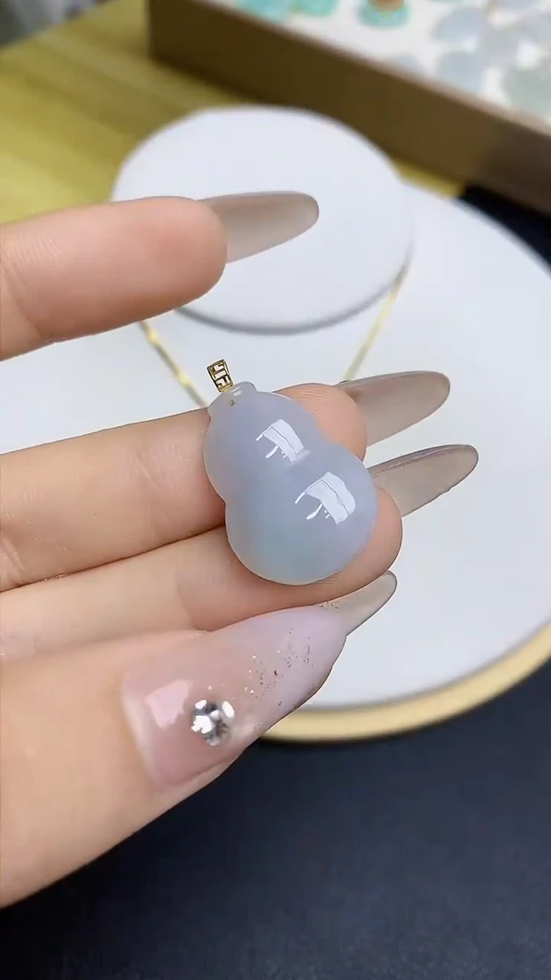 【闪购商品】翡翠颈饰18K金镶嵌86876786876