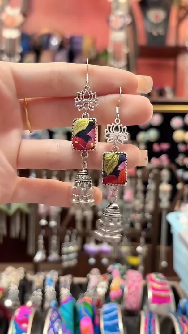 织绣 云织谣民族风精美饰品   394