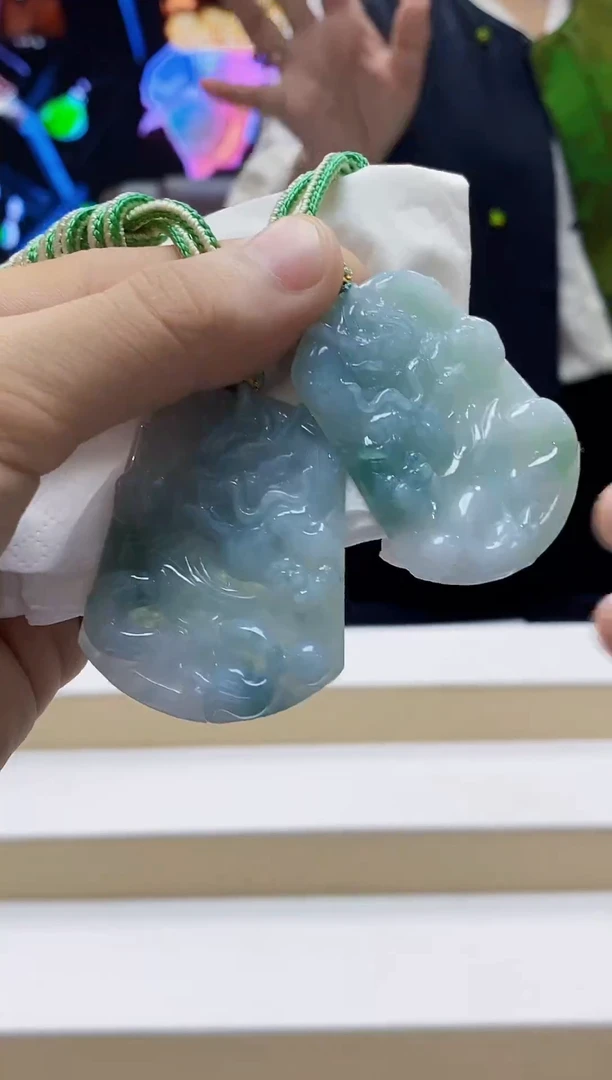 未镶嵌定制翡翠-毛货挂件40