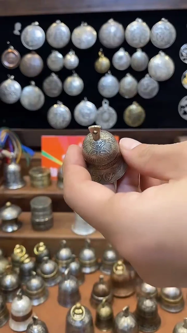 竞拍开口铃铛拼接