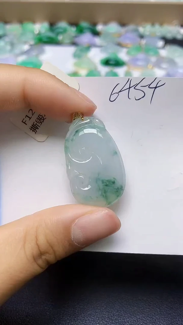 翡翠18K金镶嵌颈饰 天然缅甸翡翠A货