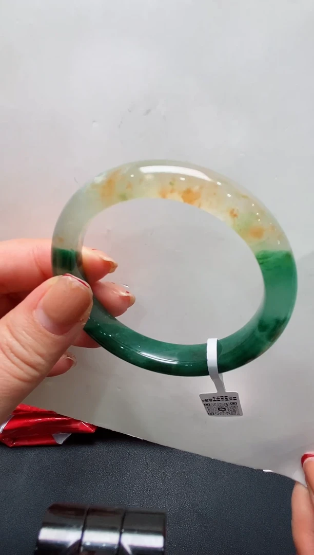 【闪购商品】石英质玉手镯未镶嵌纯天然非洲翠06