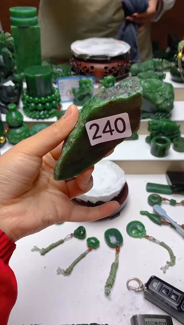 未镶嵌和田玉摆件1