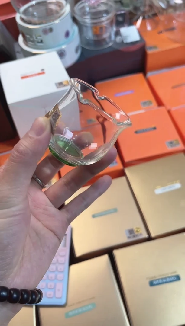 华蕊杯湖绿色，，，，，，